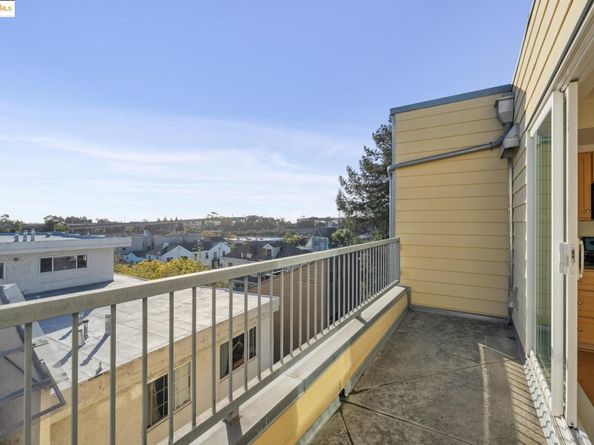 485 W Macarthur Blvd 407, Oakland CA 94609