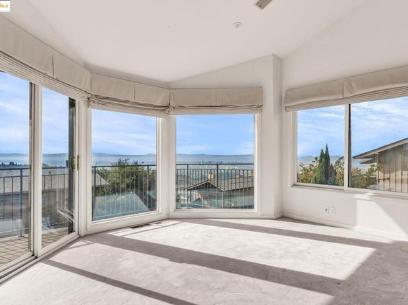 39 Starview Dr, Oakland CA 94618