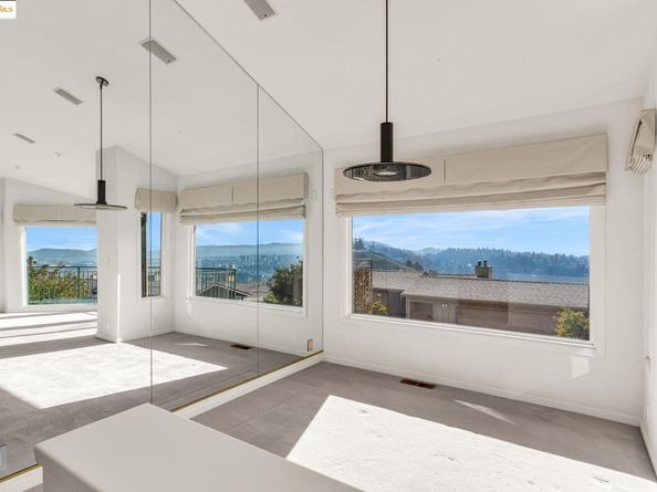 39 Starview Dr, Oakland CA 94618