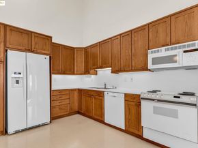 39 Starview Dr, Oakland CA 94618