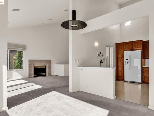 39 Starview Dr, Oakland CA 94618