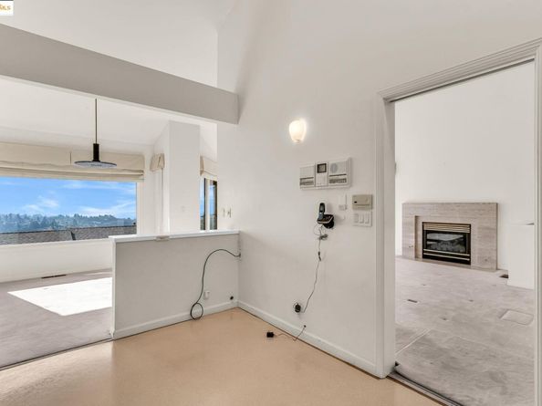 39 Starview Dr, Oakland CA 94618