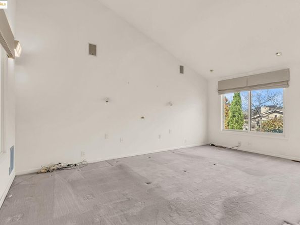 39 Starview Dr, Oakland CA 94618