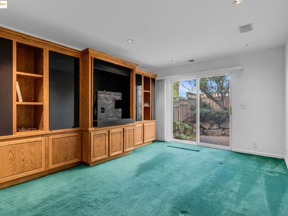 39 Starview Dr, Oakland CA 94618