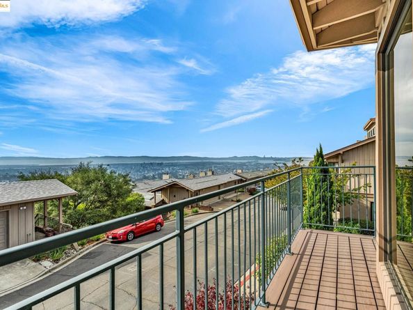 39 Starview Dr, Oakland CA 94618