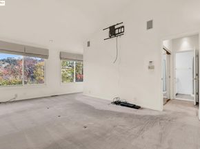 39 Starview Dr, Oakland CA 94618