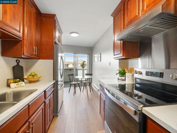 2137 Otis Dr 111, Alameda CA 94501