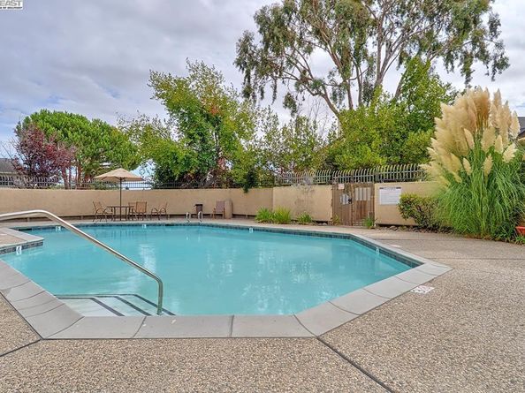 685 Dartmore Ln 365, Hayward CA 94544