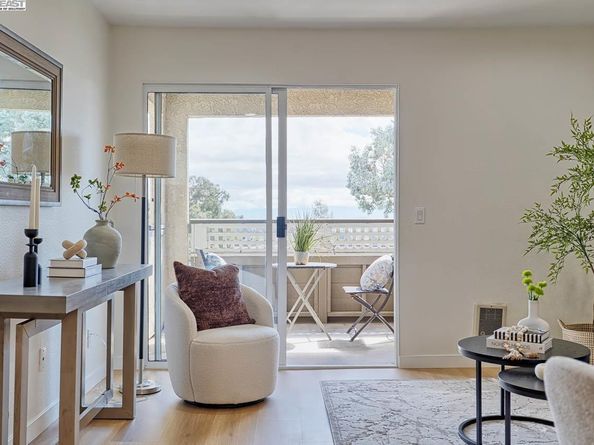 685 Dartmore Ln 365, Hayward CA 94544