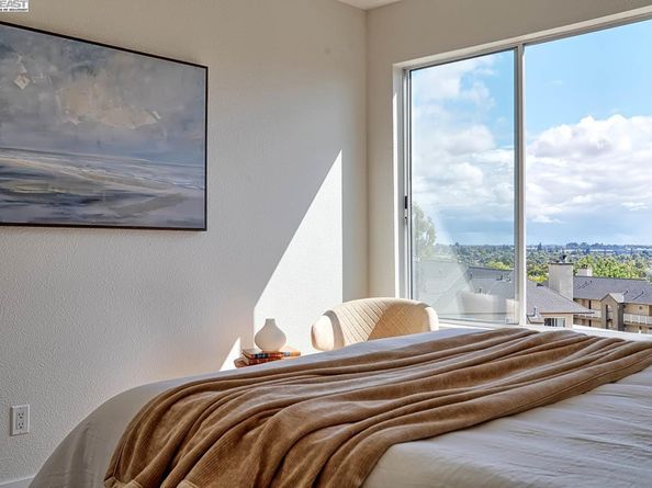 685 Dartmore Ln 365, Hayward CA 94544