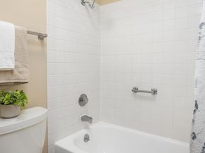 7 Commodore Drive A460, Emeryville CA 94608