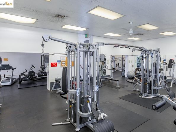 7 Commodore Drive A460, Emeryville CA 94608