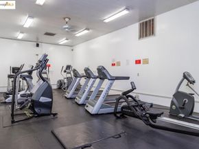 7 Commodore Drive A460, Emeryville CA 94608