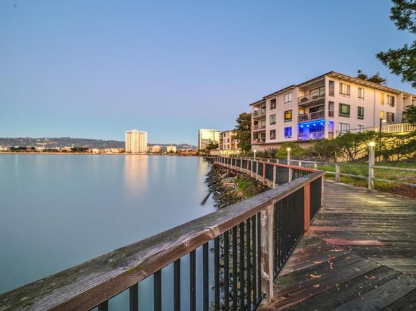 7 Commodore Drive A460, Emeryville CA 94608