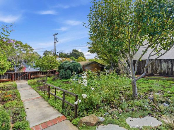 816 Madison St, Albany CA 94706