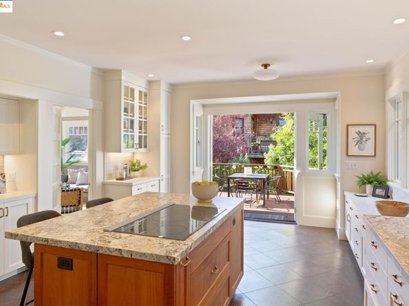 2964 Magnolia St, Berkeley CA 94705