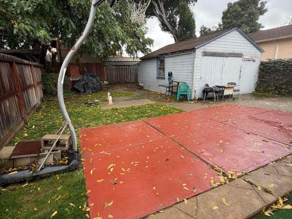 2014 100th  Ave, Oakland CA 94603