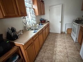 2014 100th  Ave, Oakland CA 94603