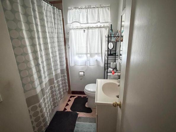 2014 100th  Ave, Oakland CA 94603