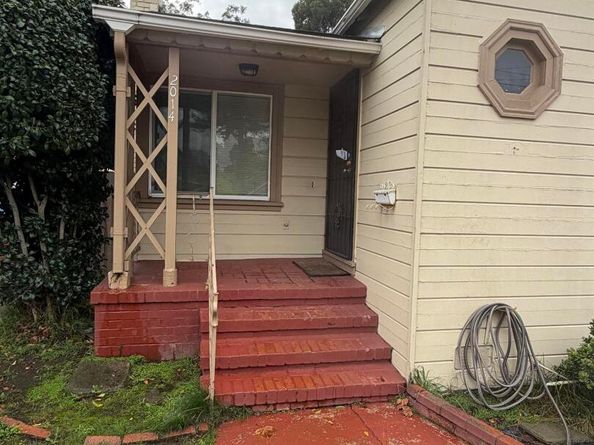 2014 100th  Ave, Oakland CA 94603