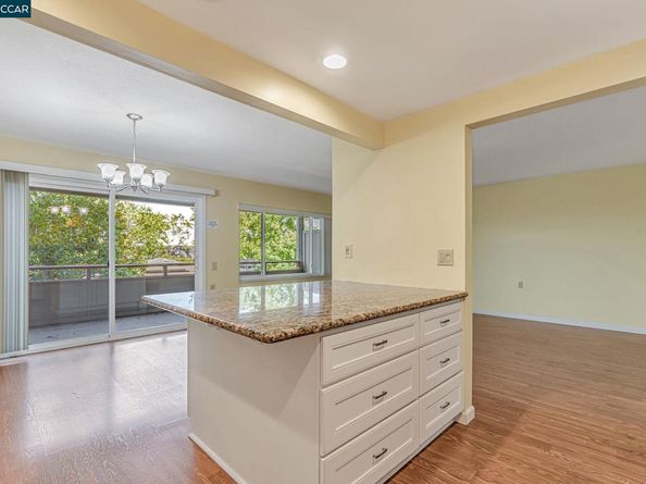 1909 Skycrest Dr 2, Walnut Creek CA 94595