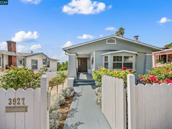 3927 Aqua Vista St