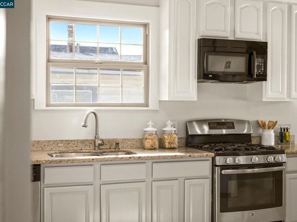 3927 Aqua Vista St, Oakland CA 94601