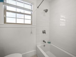3927 Aqua Vista St, Oakland CA 94601