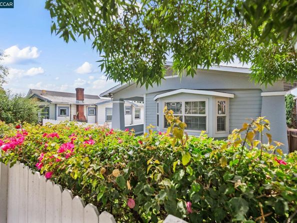 3927 Aqua Vista St, Oakland CA 94601