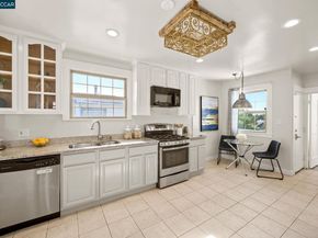 3927 Aqua Vista St, Oakland CA 94601