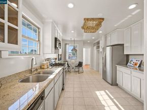 3927 Aqua Vista St, Oakland CA 94601