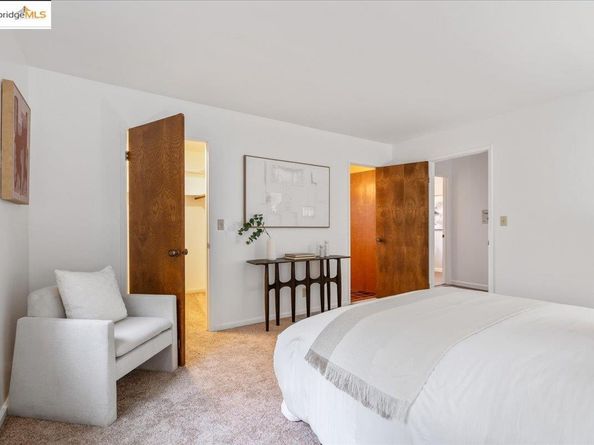 6861 Saroni Dr, Oakland CA 94611