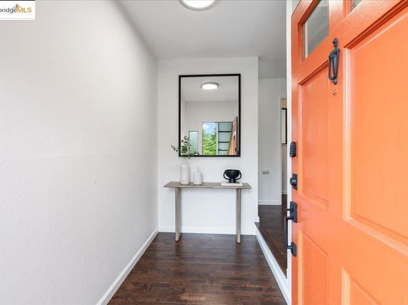 6861 Saroni Dr, Oakland CA 94611