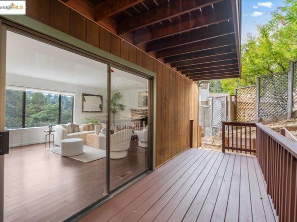6861 Saroni Dr, Oakland CA 94611