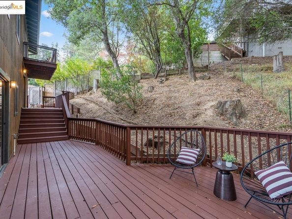 6861 Saroni Dr, Oakland CA 94611
