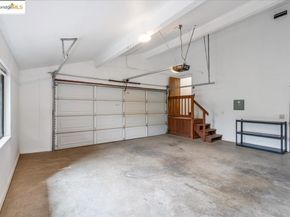 6861 Saroni Dr, Oakland CA 94611