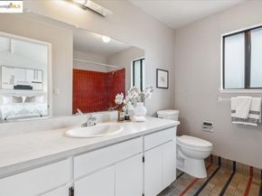 6861 Saroni Dr, Oakland CA 94611