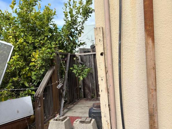 7807 Weld, Oakland CA 94621