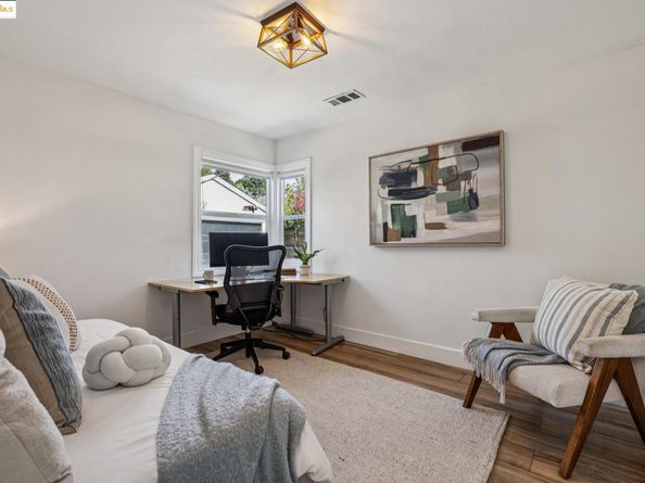 6238 Majestic Ave, Oakland CA 94605