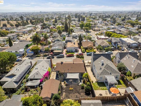 6238 Majestic Ave, Oakland CA 94605