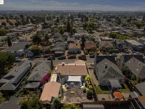 6238 Majestic Ave, Oakland CA 94605