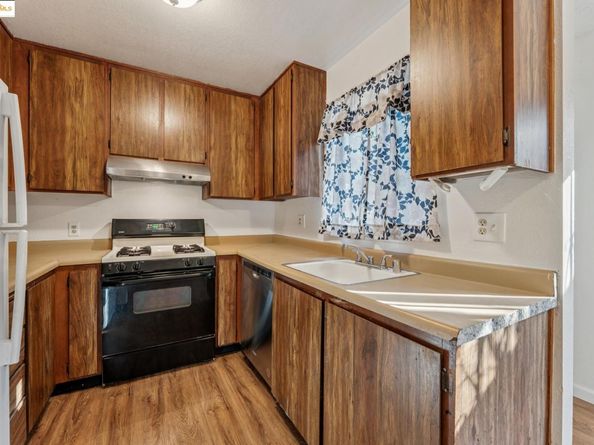 9663 Elmview, Oakland CA 94603