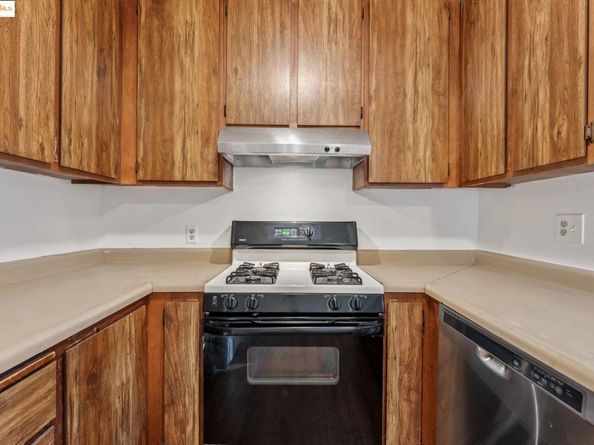 9663 Elmview, Oakland CA 94603