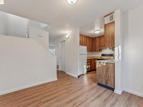 9663 Elmview, Oakland CA 94603