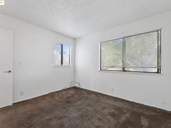 9663 Elmview, Oakland CA 94603