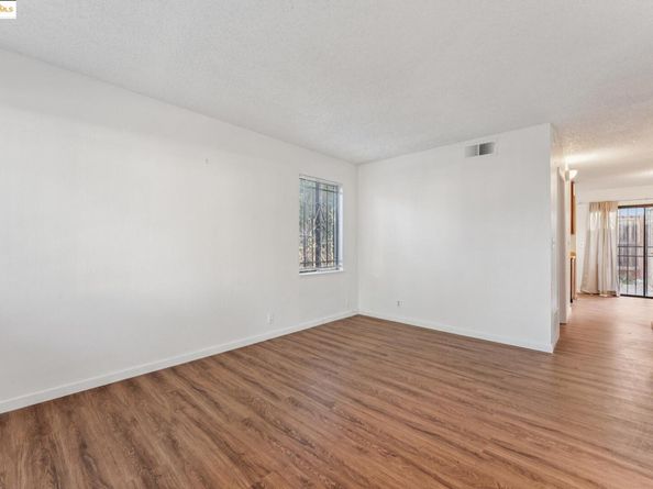 9663 Elmview, Oakland CA 94603