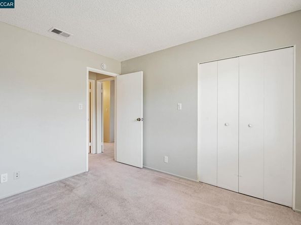 1038 Mohr Ln A, Concord CA 94518