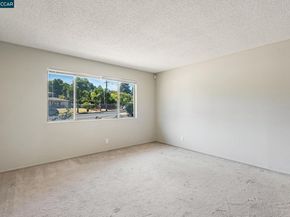 1038 Mohr Ln A, Concord CA 94518
