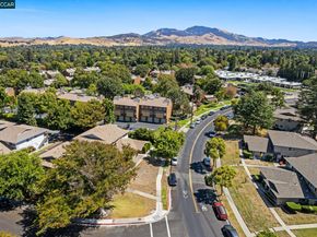 1038 Mohr Ln A, Concord CA 94518