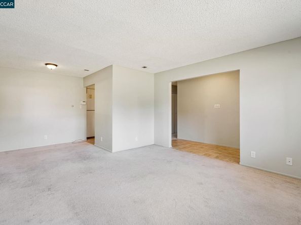 1038 Mohr Ln A, Concord CA 94518